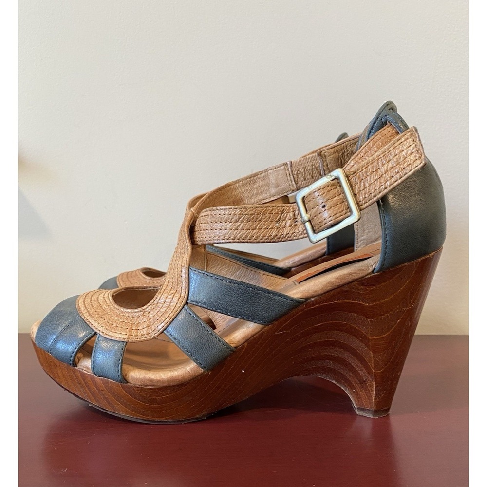 Miz Mooz Petra Wedge Heel Sandals Women's Size 6.5 Blue and Beige Leather Shoes - Picture 2 of 10